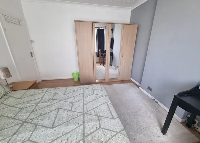 Private Double Room in London (zone3)
